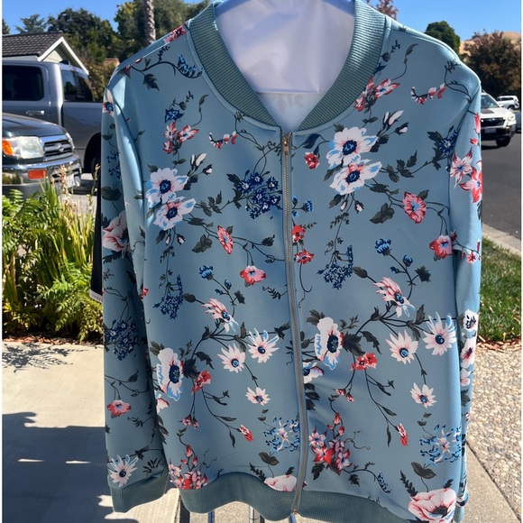 Jacket - Picture 1 of 6